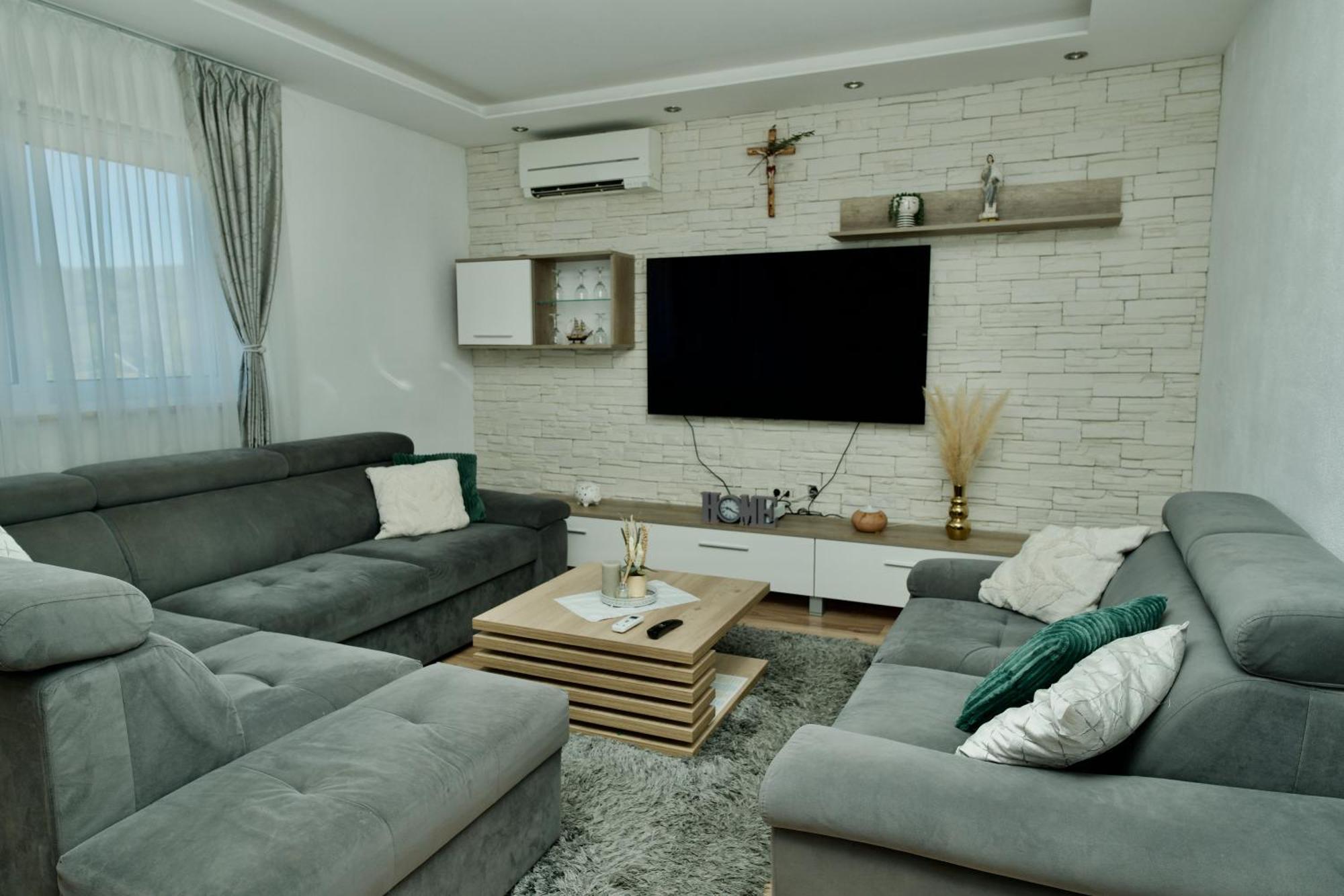 Apartment Lana Bristivica Exterior foto
